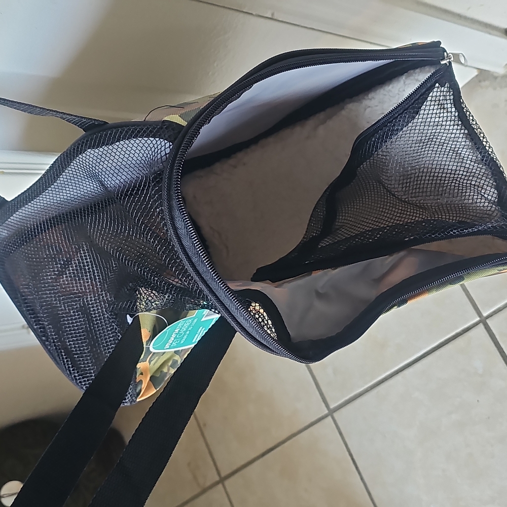Pet Carrier with Mesh Panels fir